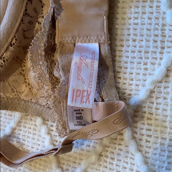 Victoria’s Secret bra - Picture 3 of 3